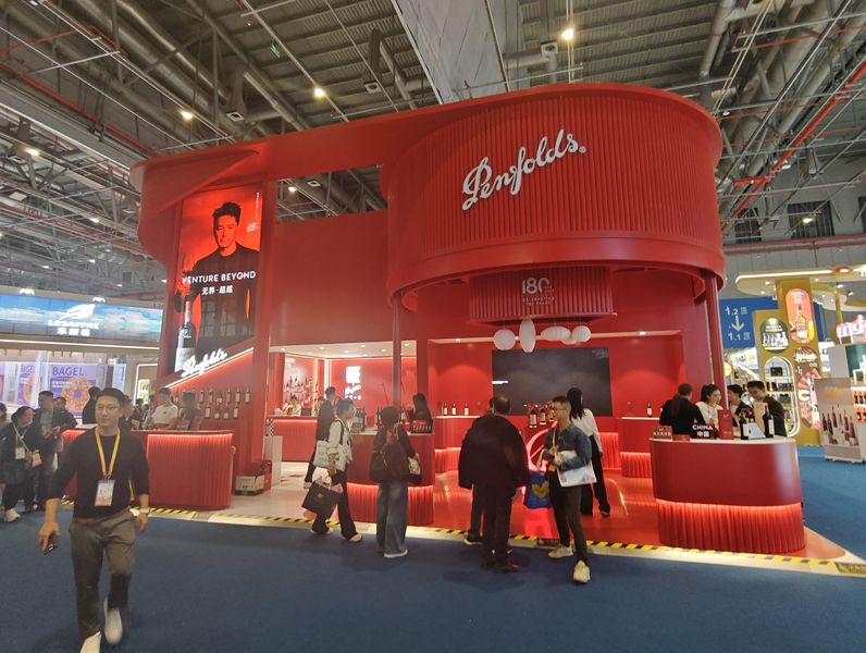 東南亞創(chuàng)意展臺(tái)設(shè)計(jì)